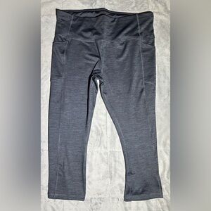 Avia Leggings Woman’s Size XL (16-18) Dark Gray Capri Pocket